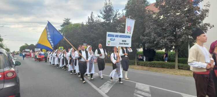 Članovi HKUD-a sv. Marko Vionica cijelo ljeto su putovali i nastupali na mnogim manifestacijama