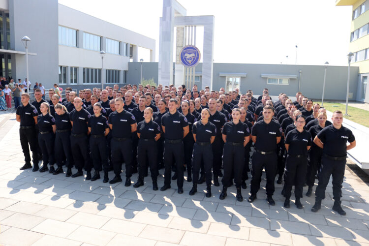 Prisegnulo 130 mladih policajaca MUP-a Hercegovačko-neretvanske županije