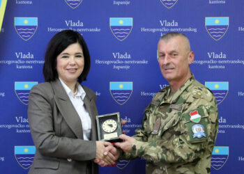 GLAVNI ZAPOVJEDNIK EUFOR-A U BIH S PREDSTAVNICIMA ŽUPANIJSKE VLADE