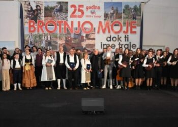 HKUD Brotnjo adventskim koncertom proslavilo 25 godina djelovanja