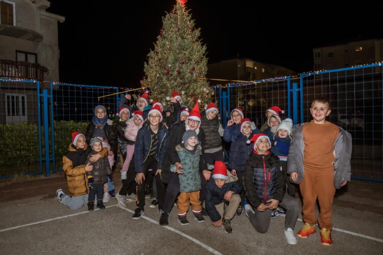 Advent na Trgu pape Ivana Pavla II.: Zajedništvo i blagdanski duh