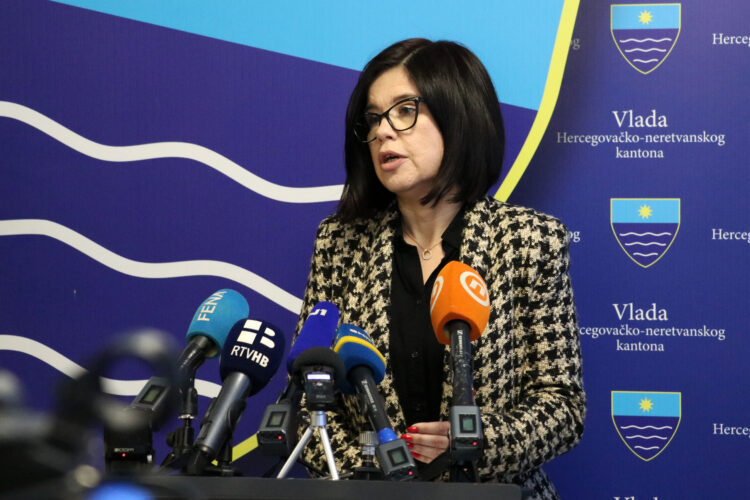 Obraćanje javnosti predstavnika Vlade HNŽ-a nakon sastanka sa sindikatima prosvjete