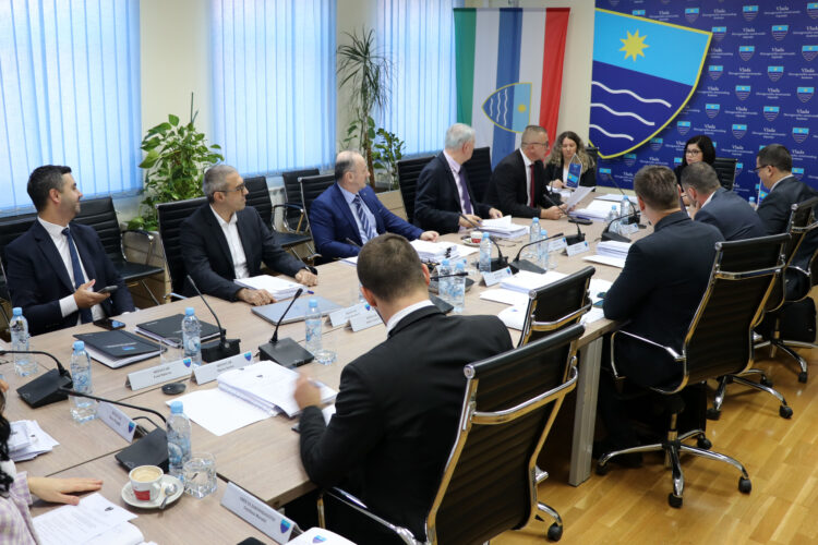 VLADA HNŽ-A ISPLAĆUJE 1000 KM JEDNOKRATNE POMOĆI SVIM PRORAČUNSKIM KORISNICIMA