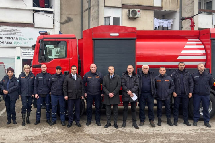 Uručeni ključevi novoga vatrogasnog vozila Općini Jablanica