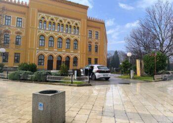 Dojave o bombama u šest škola na području HNŽ-a