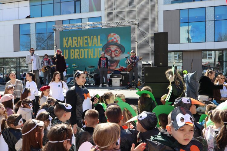 Čitluk u znaku karnevala: Vesela povorka i suđenje “Digitalnom Krnjevalu”