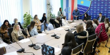 UPRILIČENO POTPISIVANJE UGOVORA SA 155 VJEŽBENIKA U HNŽ-U