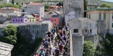Mostar: Ekipi RTV Herceg-Bosne zabranjeno snimanje na Starom mostu, uslijedile prijetnje i fizički nasrtaj