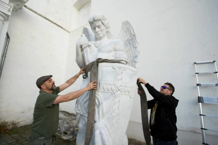 Jubiljeski pothvat “Marijinih ratnika”: 11 velebnih kipova sv. Mihaela Arkanđela u spomen na 11 hrvatskih kraljevskih stoljeća