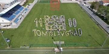 Milenijska fotografija u Tomislavgradu: 1100 učenika obilježilo 1100 godina Hrvatskog kraljevstva