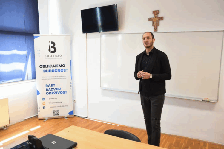 Udruga gospodarstvenika Brotnjo sudjelovala na Danu otvorenih vrata u Srednjoj školi dr. fra Slavka Barbarića u Čitluku
