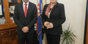 Mađarski izaslanik Bunford Zsolt sastao se sa predsjednicom FBiH Lidijom Bradara