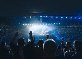 Tisuće ljudi slavilo vjeru i duhovnu glazbu na koncertu “Progledaj srcem” u Zagrebu