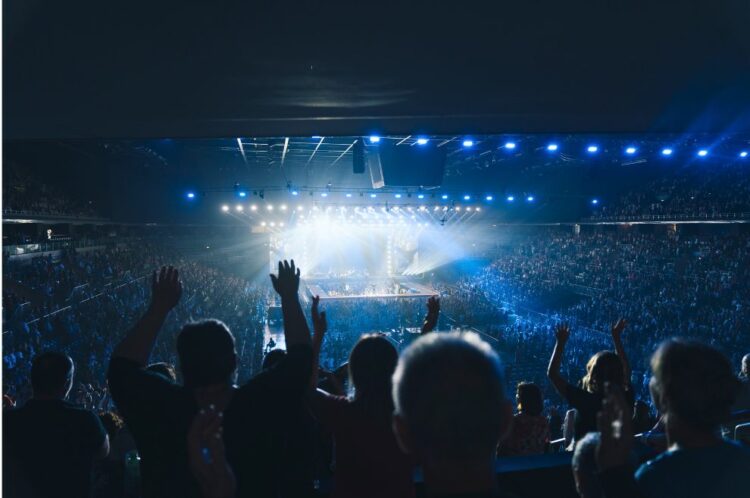 Tisuće ljudi slavilo vjeru i duhovnu glazbu na koncertu “Progledaj srcem” u Zagrebu