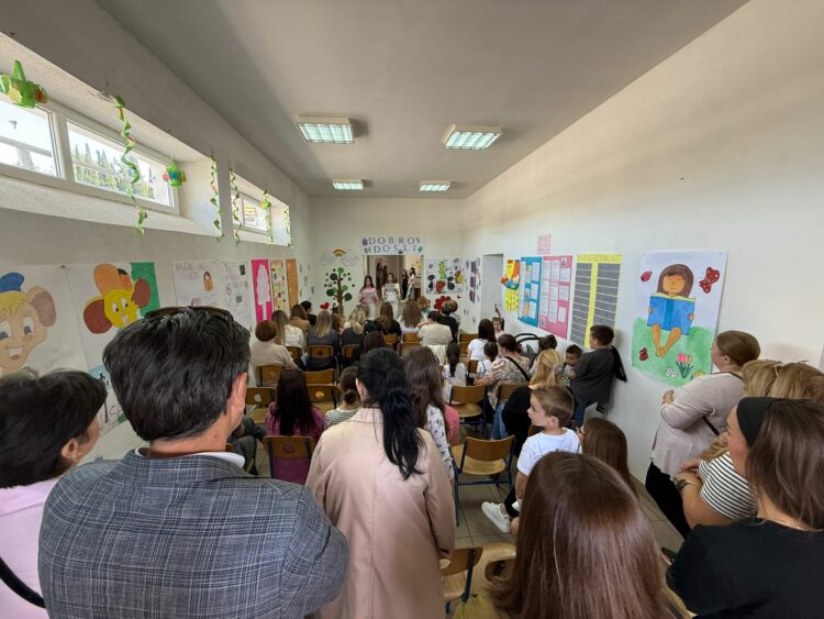 Područna škola u Donjoj Blatnici: Svečana priredba za Majčin dan i dobrodošlica prvašićima