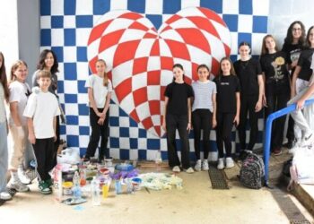 FOTO: Učenici i učenice Osnovne škole fra Didaka Buntića sudjeluju u oslikavanju pothodnika