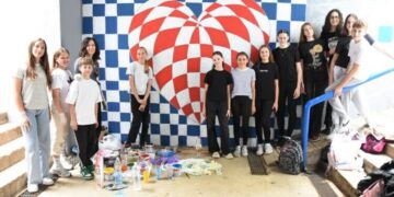FOTO: Učenici i učenice Osnovne škole fra Didaka Buntića sudjeluju u oslikavanju pothodnika