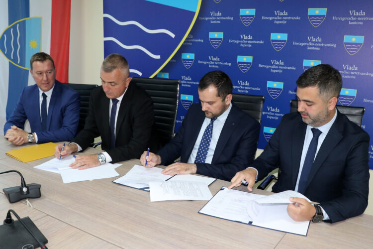 Vlada HNŽ: Potpisan ugovor o realiziranju dodjele subvencije razvitku Zračne luke Mostar