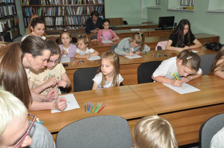 Mališani iz Mostara inspirirani Baby Lasagnom i mačkom Stipom na nezaboravnom druženju s Yellow Yurijem