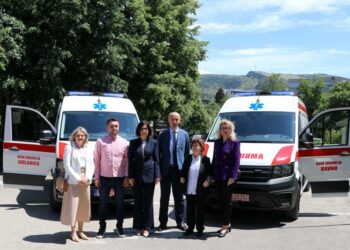 Vlada HNŽ-a donirala suvremena vozila hitne pomoći domovima zdravlja u Ravnomu i Jablanici