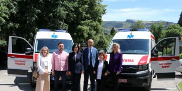 Vlada HNŽ-a donirala suvremena vozila hitne pomoći domovima zdravlja u Ravnomu i Jablanici