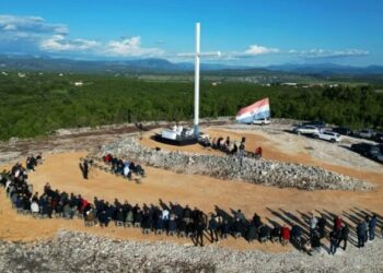 Blagoslovljen zavjetni križ u spomen na žrtve Bleiburga i Križnog puta