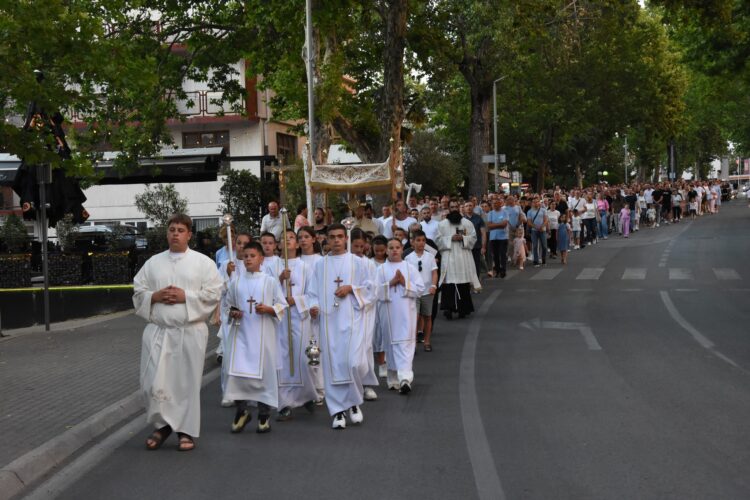 (FOTO) ŽUPA KRISTA KRALJA ČITLUK: Svečanom procesijom proslavljen blagdan Tijelova