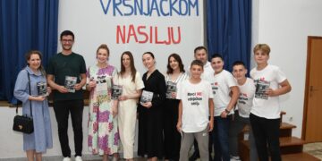 Javna tribina „Reci NE vršnjačkom nasilju“ održana u Čerinu