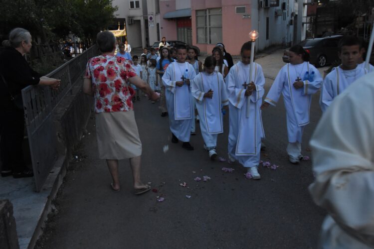 (FOTO) ŽUPA KRISTA KRALJA ČITLUK: Svečanom procesijom proslavljen blagdan Tijelova
