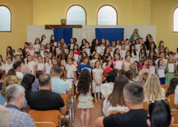 FOTO: Na Vionici održana 11. izložba radova polaznika “Tečaja slikanja i crtanja” pod vodstvom akademskog slikara Vilima Parića