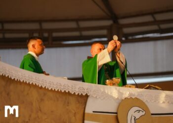 Devetnica Kraljici Mira – Fra Danko Perutina: Od međugorskih plodova hrani se cijeli svijet