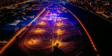 Spektakl u najavi: Pogled na scenu i performanse za Thompsonov koncert!