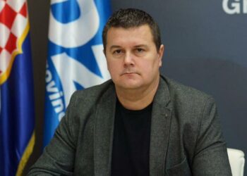 Nekima je problem što zgrada HNK Mostar ima prefiks “hrvatski”