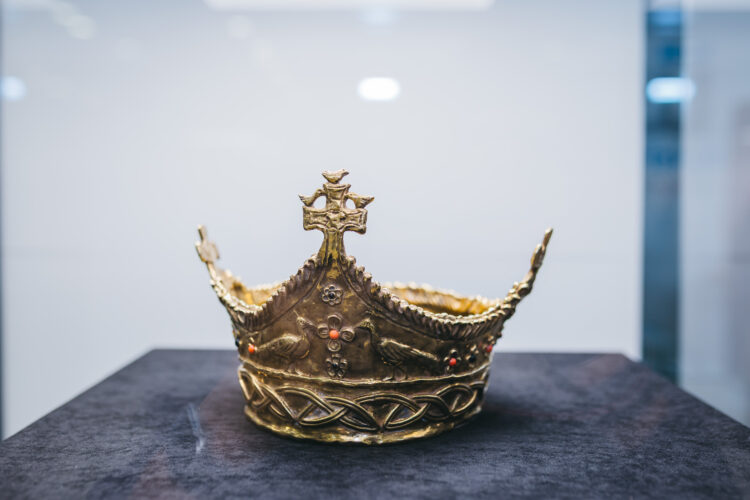 Na Filozofskom fakultetu SUM-a može se pogledati izložba o krunidbi kralja Tomislava