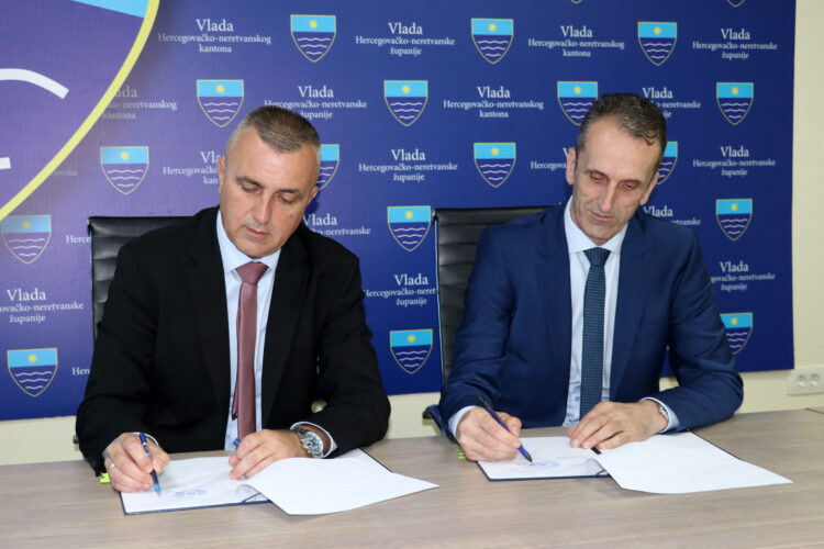 Vlada HNŽ-a: Današnjim potpisivanjem ugovora aktivira se gotovo 1,4 milijuna km za lokalne ceste u HNŽ-u