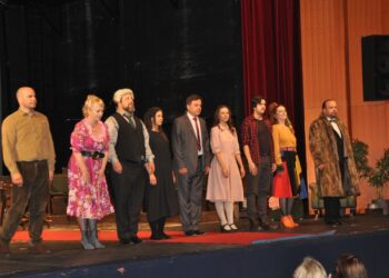 (FOTO)Mostarsko proljeće 2025: Ansambl Narodnog pozorišta RS-a iz Banje Luke publici je u Kosači ispričao priču o Razbijenom krčagu