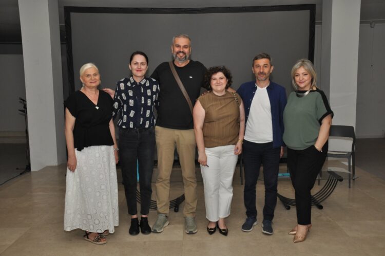 “Škola” Glorije Lujanović – priča o vršnjačkome nasilju u kojoj se svi prepoznajemo