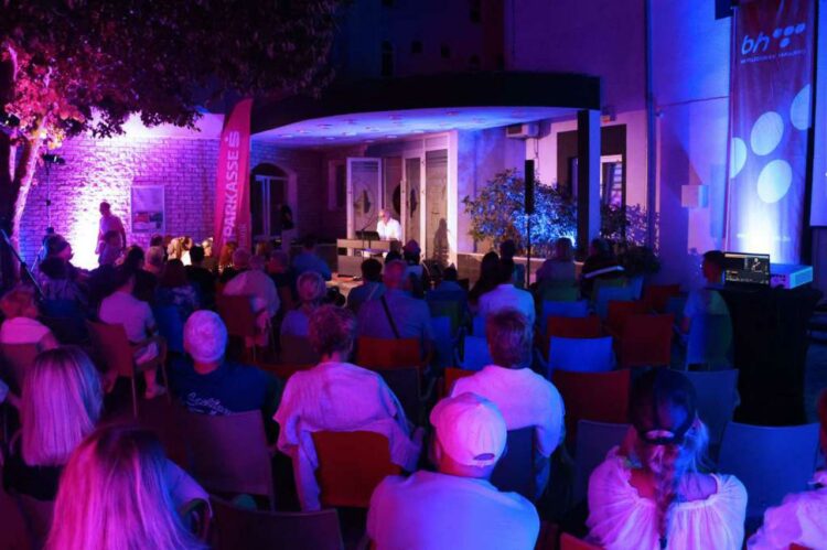 Večer posvećena Oliveru Dragojeviću dirnula publiku u Mostaru