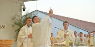 Don Pavao Prusina u župi sv.Ante Padovanskog na Humcu proslavio mladu misu