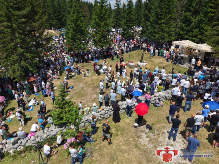 VIDEO: Tisuće vjernika na Kedžari proslavilo Divin dan