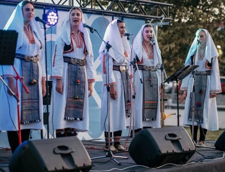 Etno skupina Didak sjajnim koncertom otvorila manifestaciju “Briješka zvona”