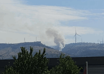 Ponovno aktivan požar na Fortici – intervencija vatrogasaca i helikoptera OS BiH