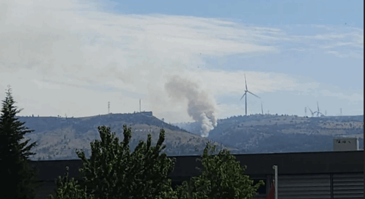 Ponovno aktivan požar na Fortici – intervencija vatrogasaca i helikoptera OS BiH