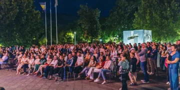 Mostar koncertom ispred Kosače odao počast jednom od najvećih glazbenika regije – Oliveru Dragojeviću.