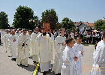 Tomislavgrad bio domaćin povijesnog euharistijskog slavlja u zajedništvu s hrvatskim biskupima