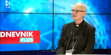 (VIDEO) Apostolski nuncij Petar Rajič u razgovoru za Dnevnik PLUS : “Potrebna je nova evangelizacija i povratak temeljima”