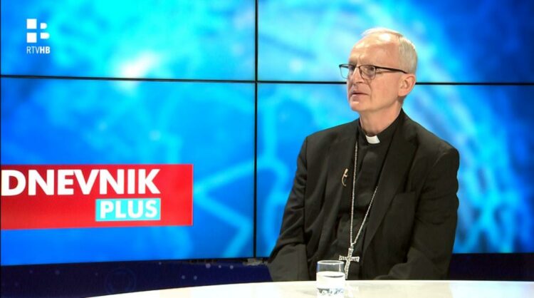 (VIDEO) Apostolski nuncij Petar Rajič u razgovoru za Dnevnik PLUS : “Potrebna je nova evangelizacija i povratak temeljima”