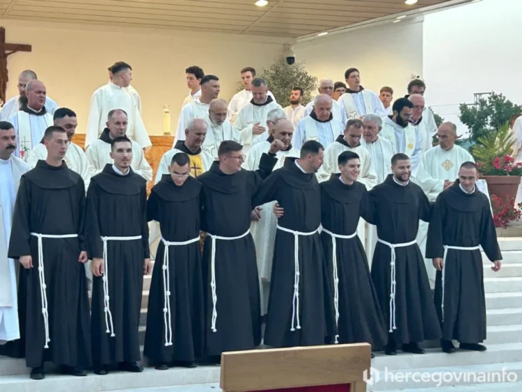 Osmorica novaka Hercegovačke franjevačke provincije položila prve zavjete – Među njima četiri Brotnjaka