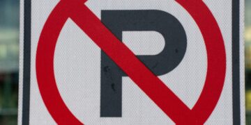 Novi način kažnjavanja nepropisno parkiranih vozila u Mostaru i HNŽ
