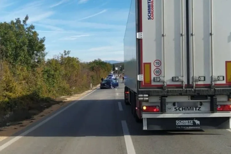 Teška prometna nesreća kod Ljubuškog: Jedna osoba smrtno stradala